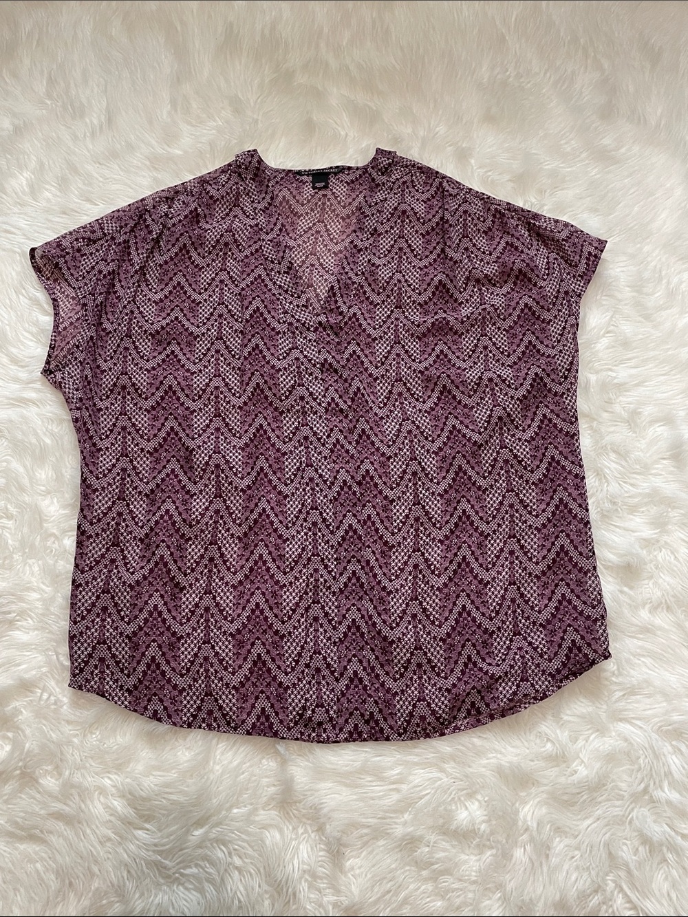 Victoria's Secret Pleated Deep V-Neck dolman/cap sleeve Blouse Chevron Medium